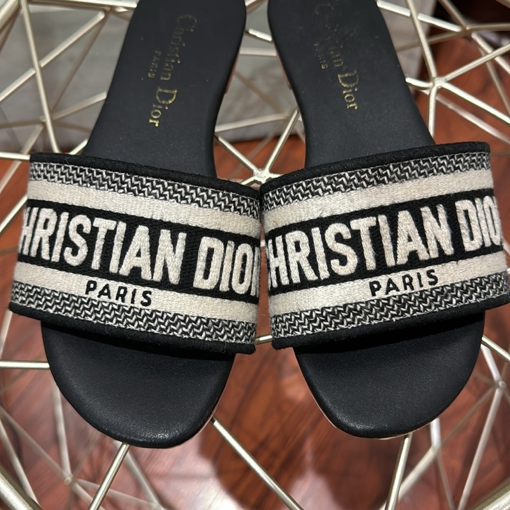 Christian Dior Dway slide black and cream size 36 flat made in Italy - Picture 6 of 8